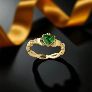 14K Gold Vermeil Boru Claddagh with Twisted Shank