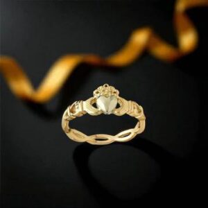 14K Gold Vermeil Boru Claddagh with Twisted Shank